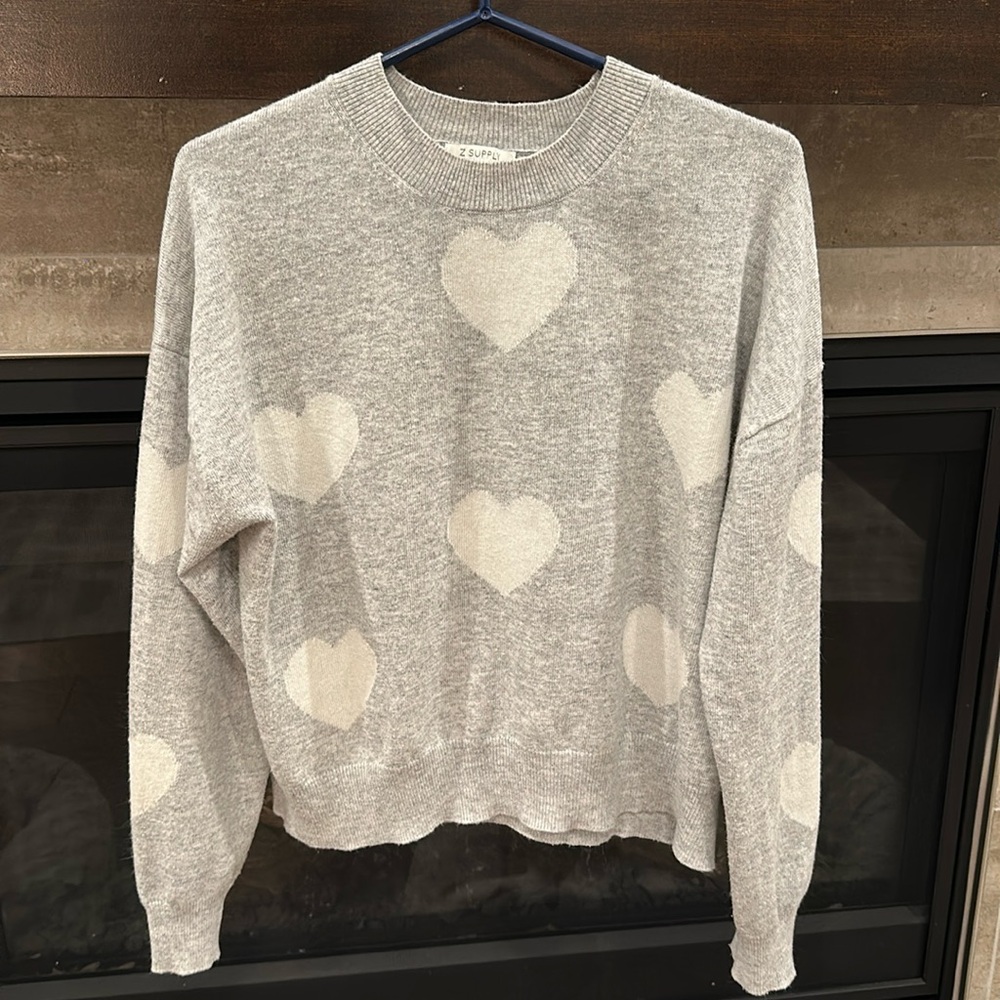 Z Supply Tossed Heart Sweater Large / Heather Grey